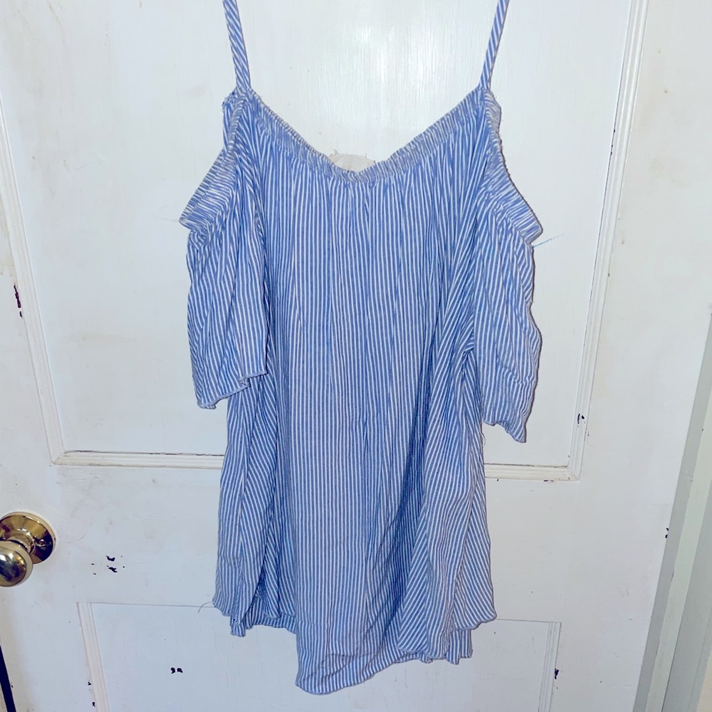 Moon kiss off the shoulder top